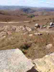 du haut des remparts du rova vue sur Ambohibeloma