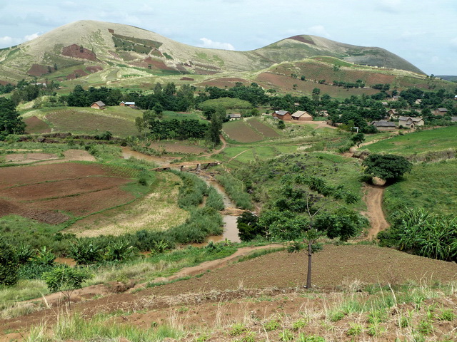 Rivière Kitombolo village de Ambiatibe à l'ouest du Puys Kitombolo