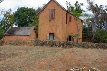 amboatany, maison traditionnelle des hauts plateaux