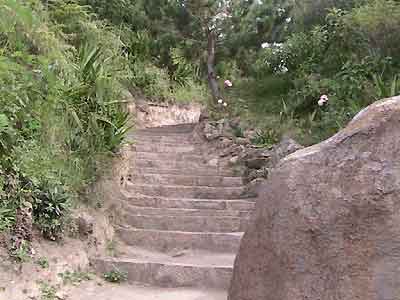 montée au rova d'Ambohijoky