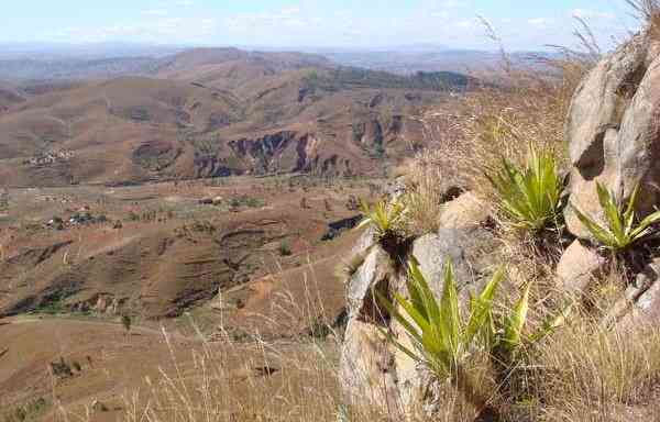 massif d' Ambohitrondrana Vue est