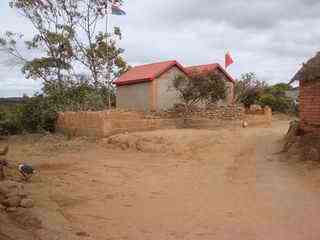 entrée du village ikianja