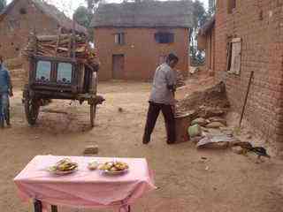 vie quotidienne dans le village de ikianja