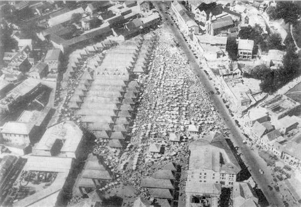 march&eacute; Analakely
