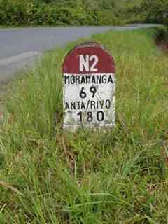 borne kilométrique RN 2 vers Antananarivo Moramanga