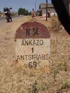 borne kilométrique RN 34 de Miandrivazo Antsirabe