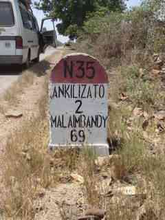 borne kilométrique RN 35 vers Miandrivazo Malaimbandy