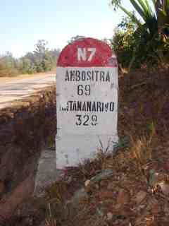 borne kilométrique RN 7 vers Antananarivo Ambositra