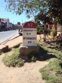 borne kilométrique RN 7 vers Antananarivo Ambatolampy