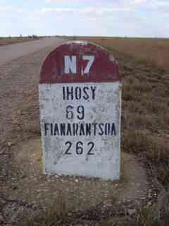  borne kilométrique RN 7 vers Antananarivo Ihosy