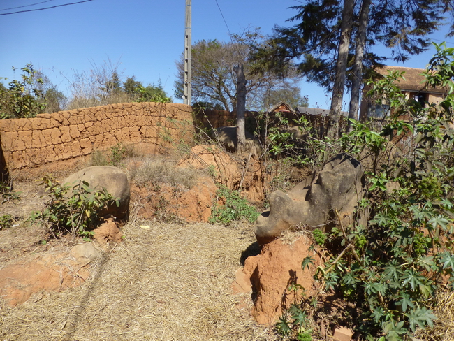 Vestiges de l'ancienne entrée du village