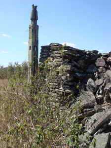 poteaux de bois sculptés