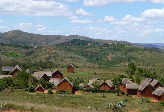 Village de Talakimaso, le sommet boisé le village d' Antsahafilo