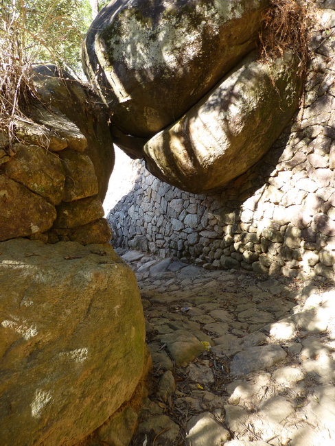 Ambavahaditsiombiomby, porte réservée au souverain