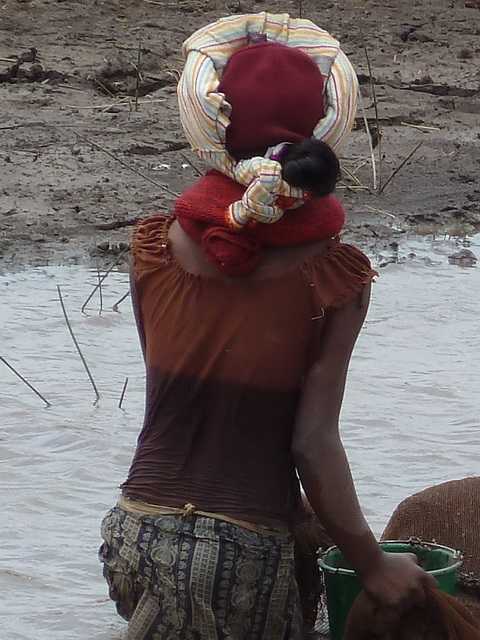 jeune fille pêcheur