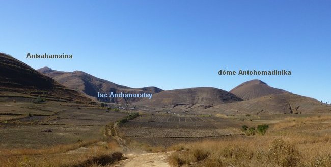 le lac Andranoratsy dans la dépression