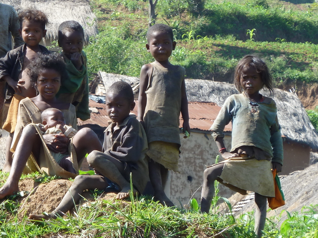 Enfants du village Andranovelona