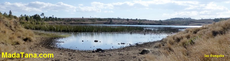 30 km au sud de Soavinandriana le lac Dangobe