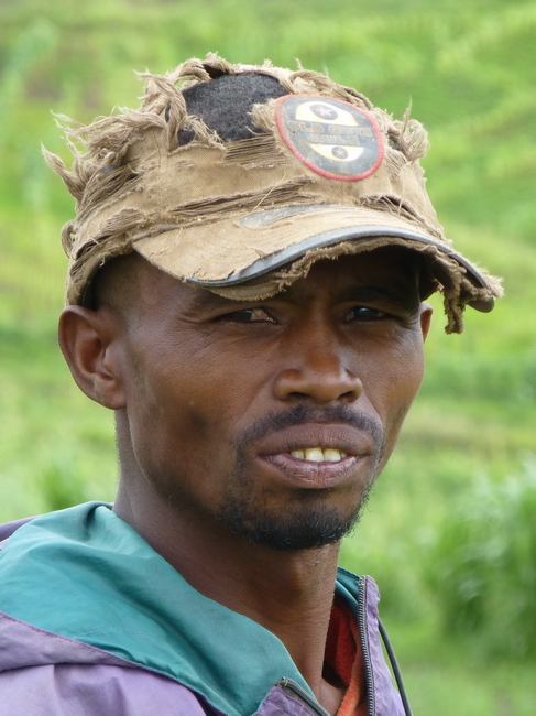 l' homme à la CASQUETTE