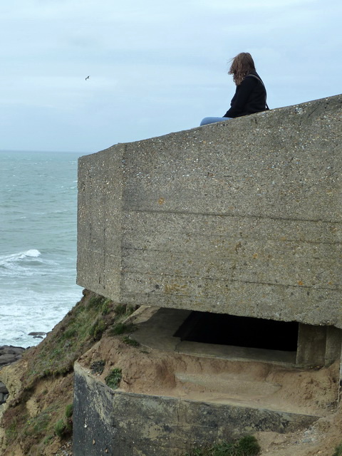 Blockhaus tourné vers les côtes anglaises 