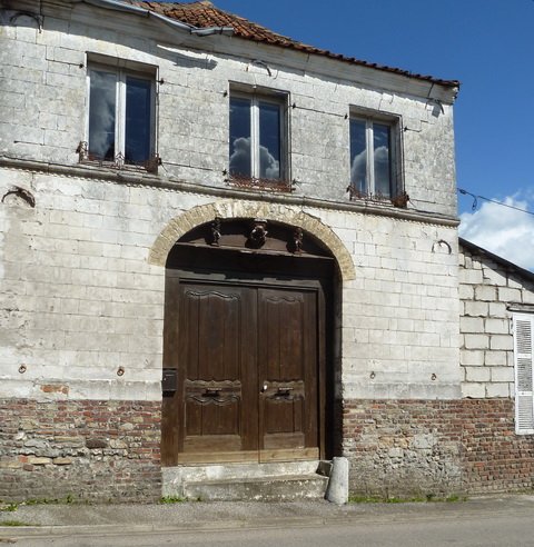 portail ancien Licques