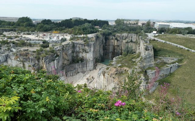 carrière de marbre, la Société Marbres du Boulonnais est devenue Carrières du Boulonnais