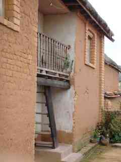 maison à balcon