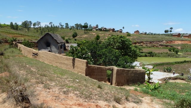 tamboho ceinturant la maison