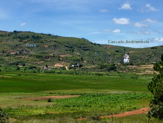 Rova Amdriambola et sa cascade